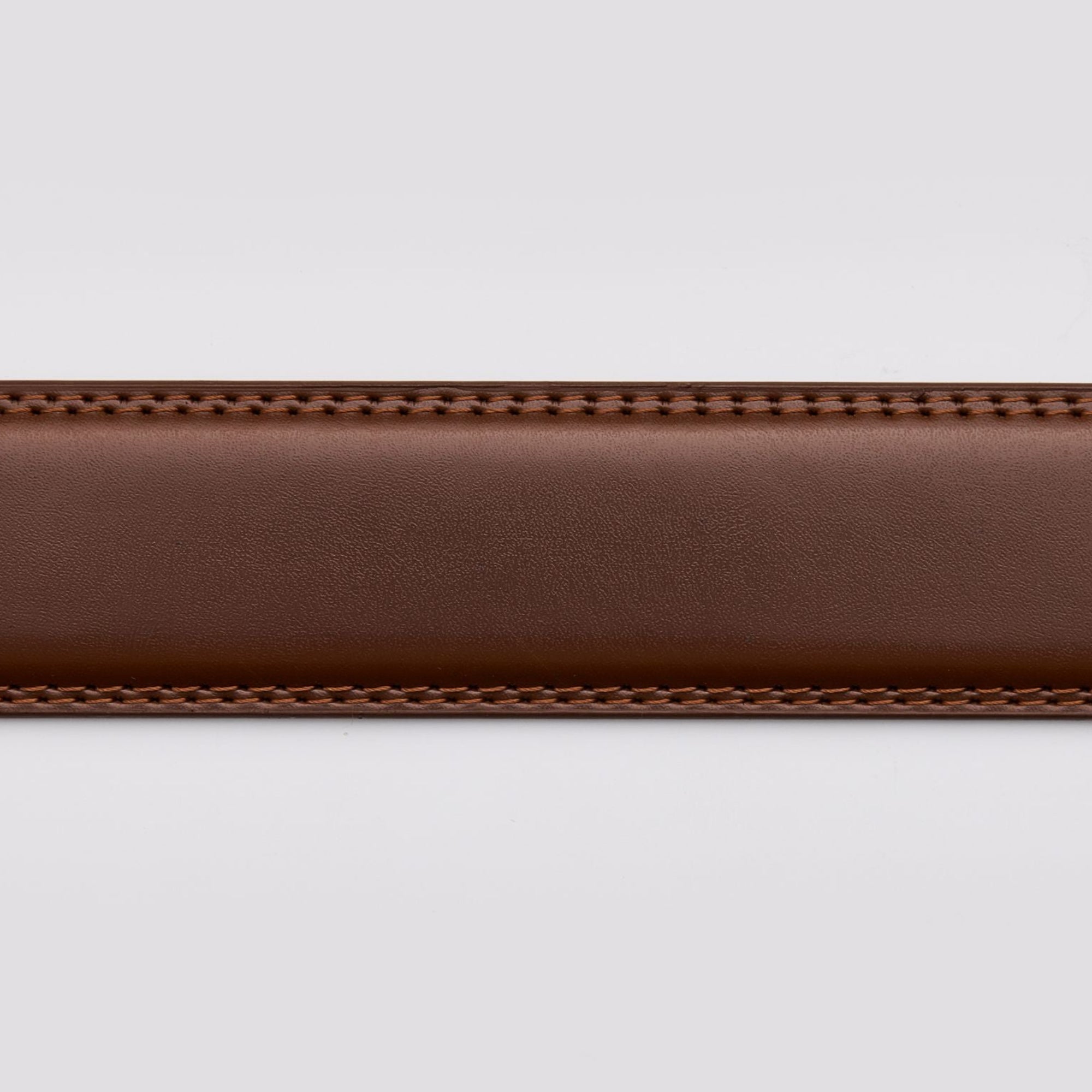 PRESENTSET #3 – 4 x Läderbälte med personlig gravyr