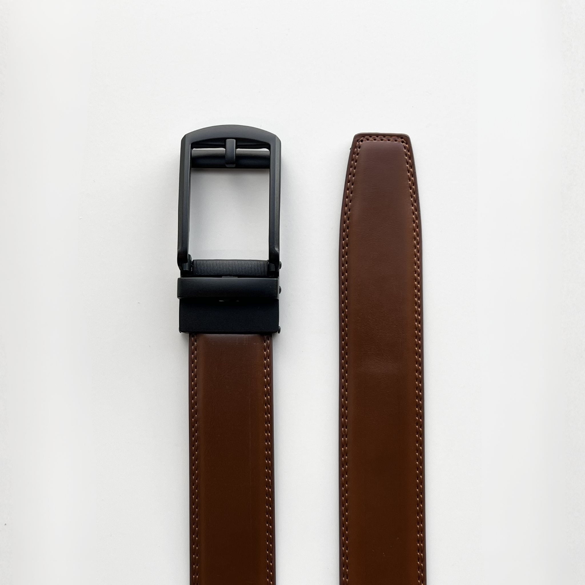 PRESENTSET #1 – 1 x Läderbälte med personlig gravyr