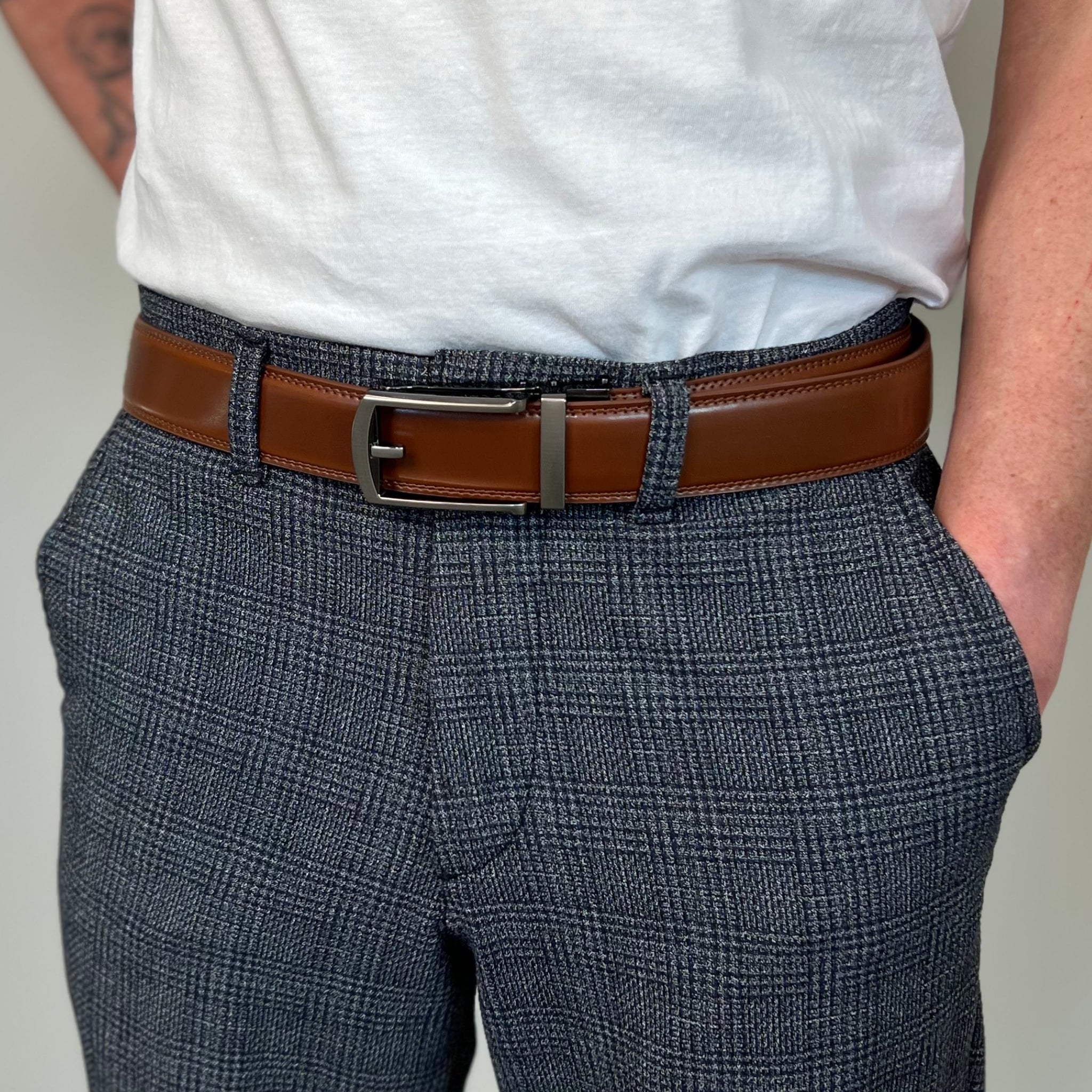 PRESENTSET #1 – 1 x Läderbälte med personlig gravyr