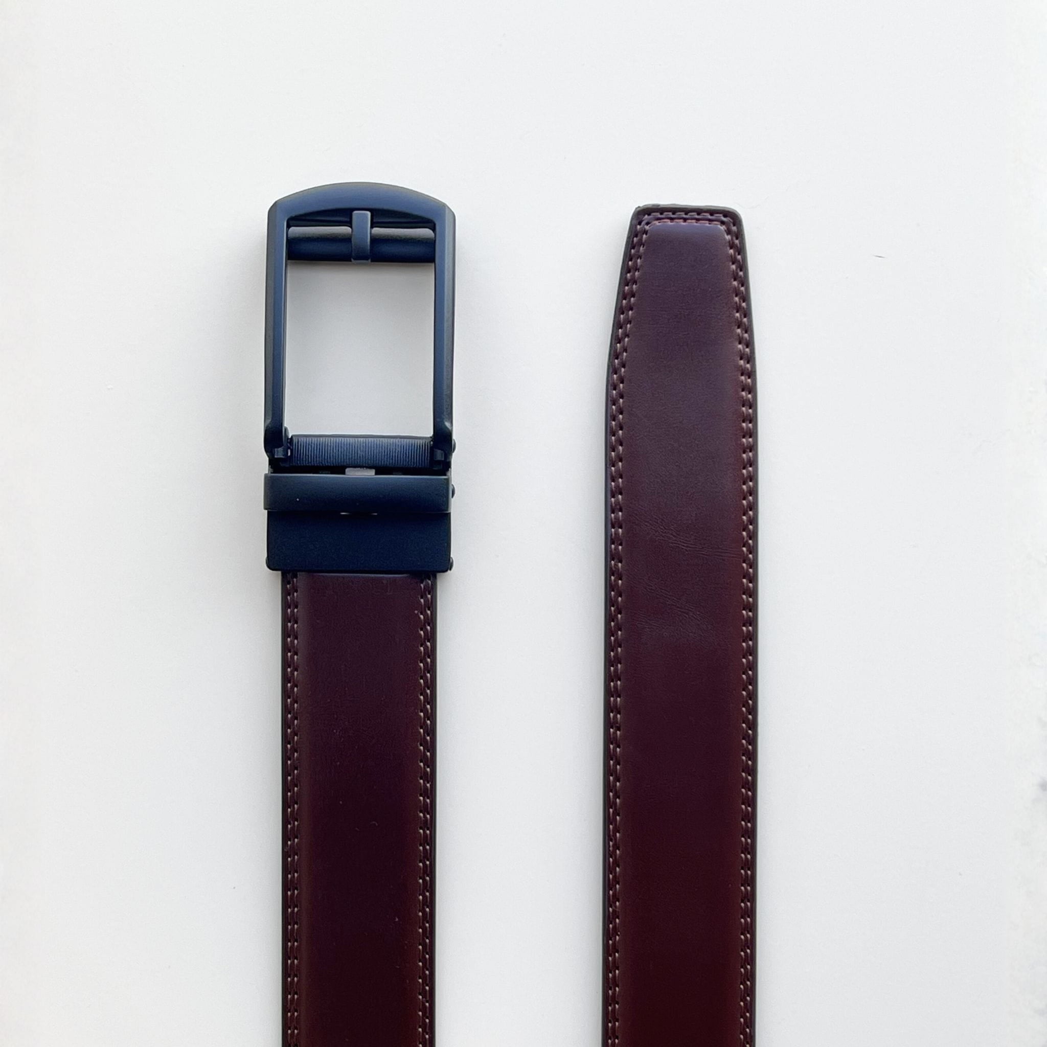 PRESENTSET #1 – 1 x Läderbälte med personlig gravyr