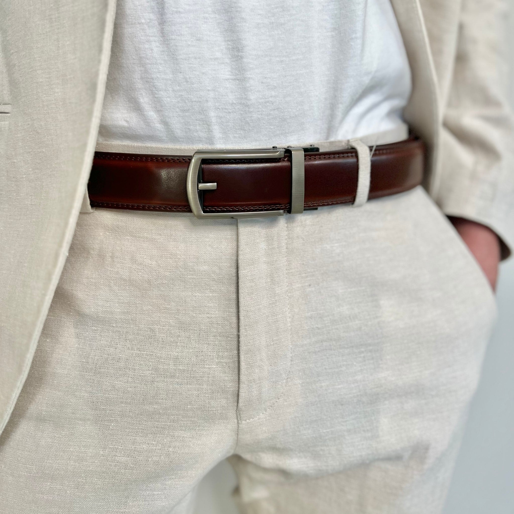 PRESENTSET #1 – 1 x Läderbälte med personlig gravyr