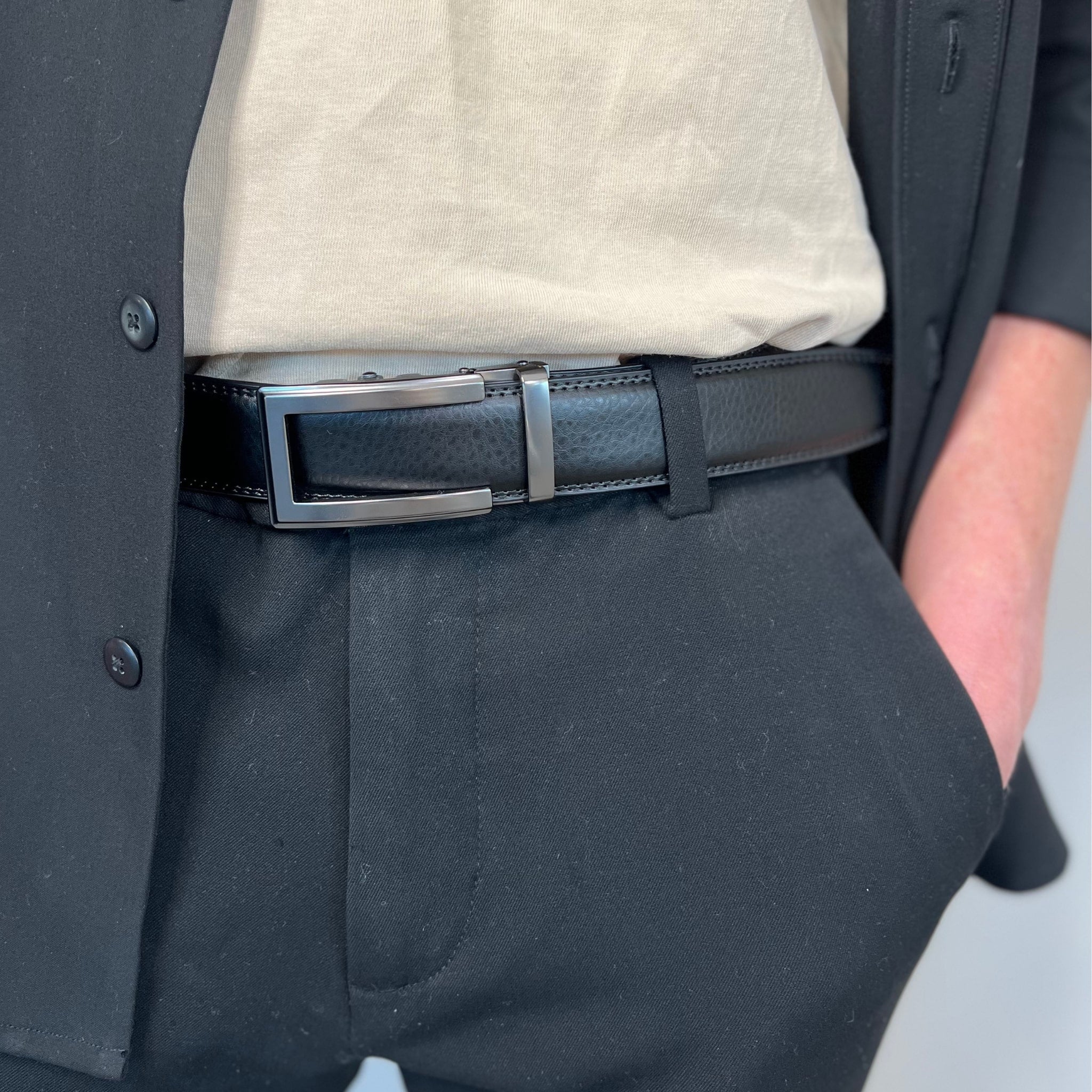 PRESENTSET #1 – 1 x Läderbälte med personlig gravyr