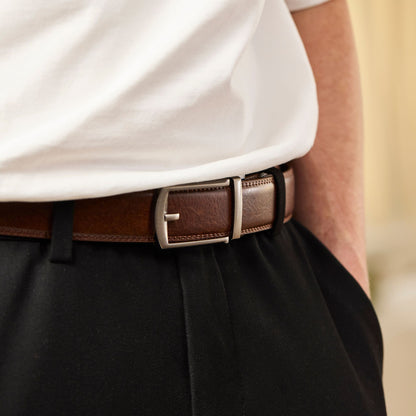 Brunt läderbälte utan hål