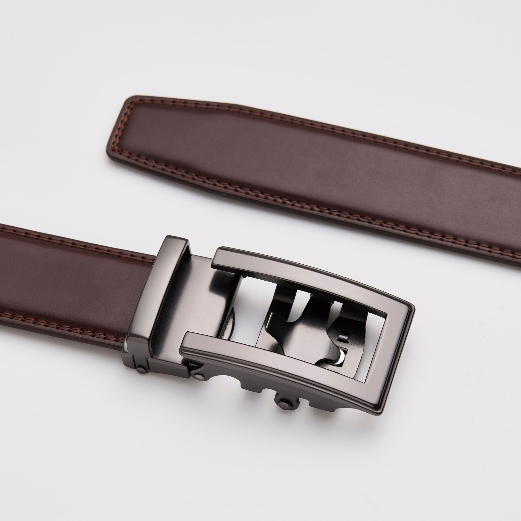 Mörkbrunt läderbälte utan hål
